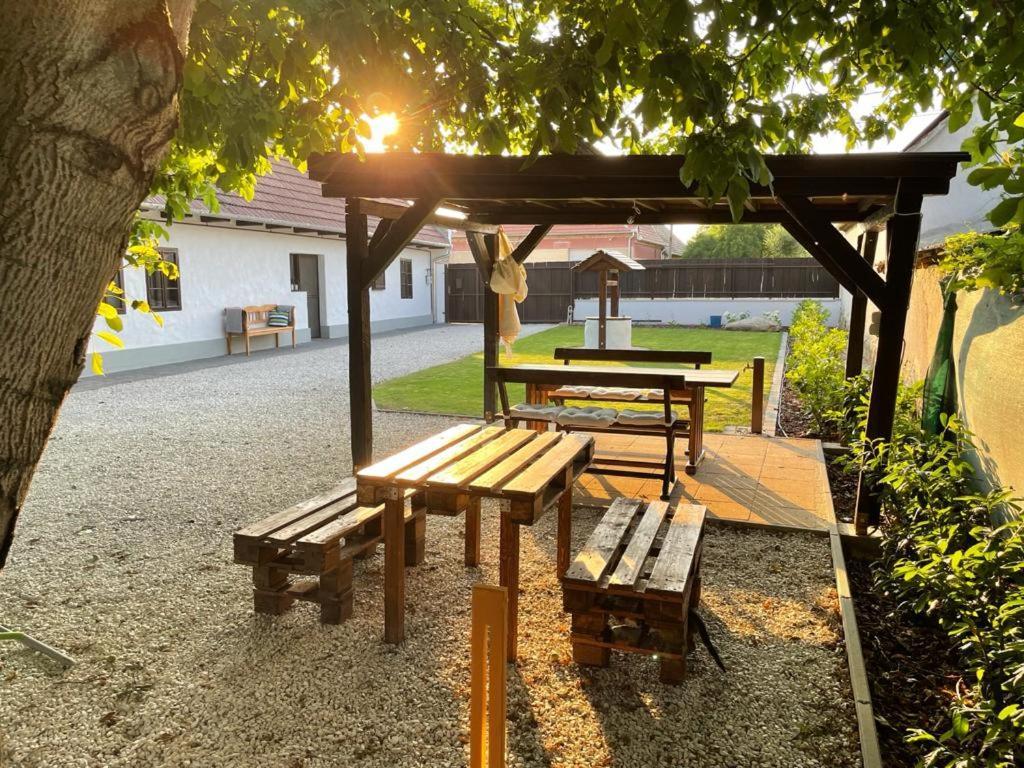 Ferienwohnung A Mi Kishazunk Vendeghaz Szomod Exterior foto